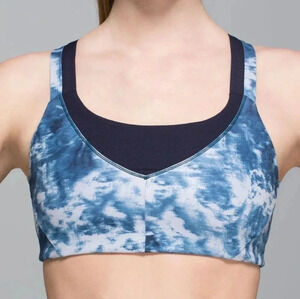 Lululemon On Your Way Bra, Color Sea Side Silver Fox Alberta Lake Size 4
